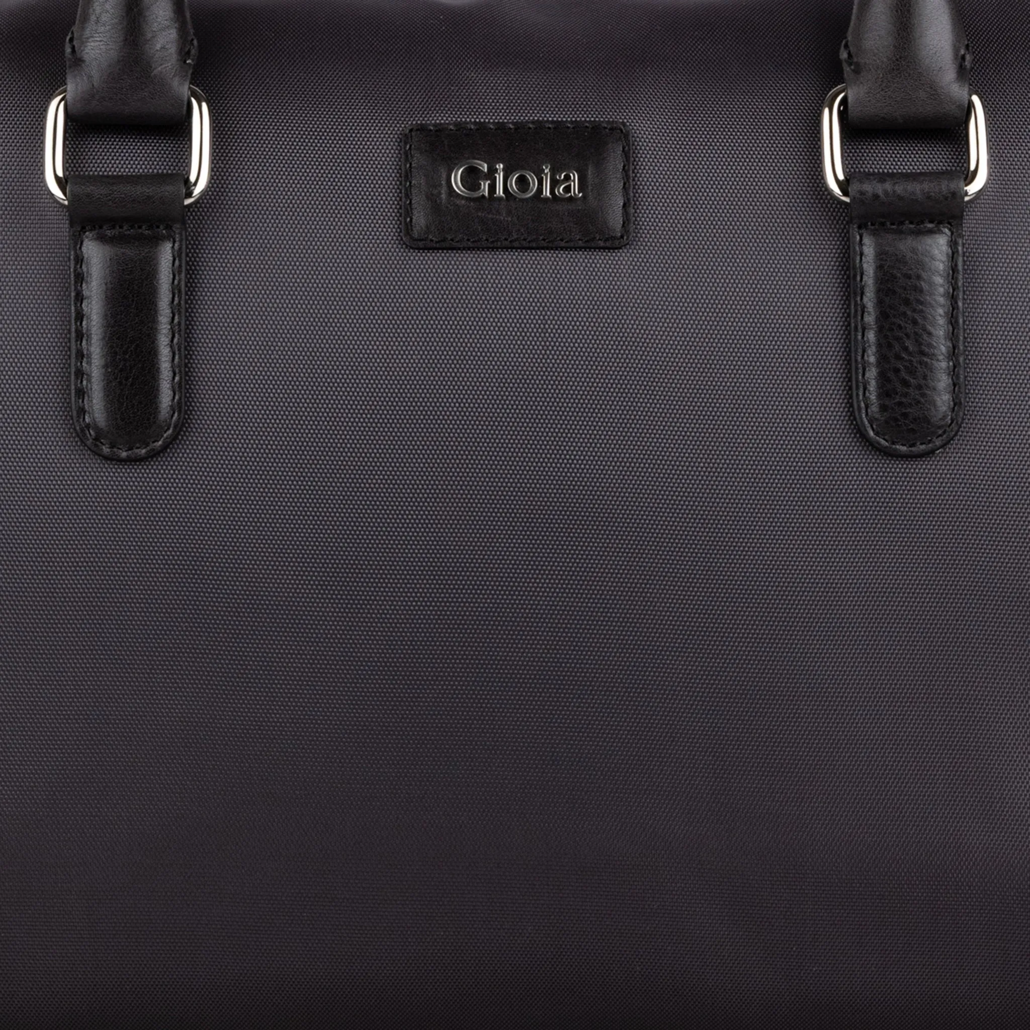 Rober Holdall
